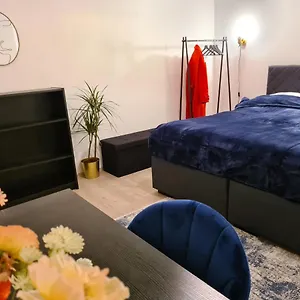 Theox No 6 Royal Blue Für 4 Personen Apartment